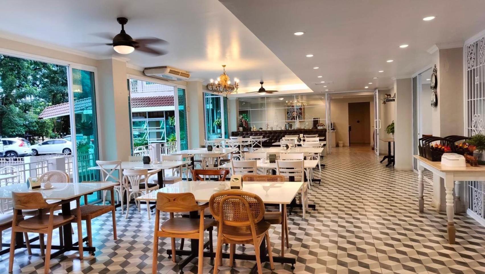 Rattana View Hotel Phitszanulok Kültér fotó
