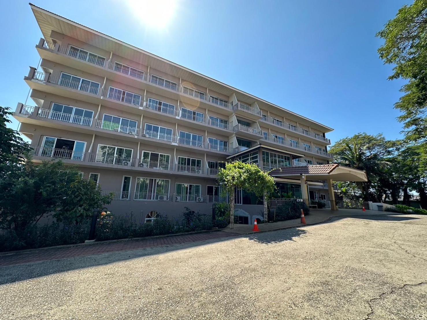 Rattana View Hotel Phitszanulok Kültér fotó